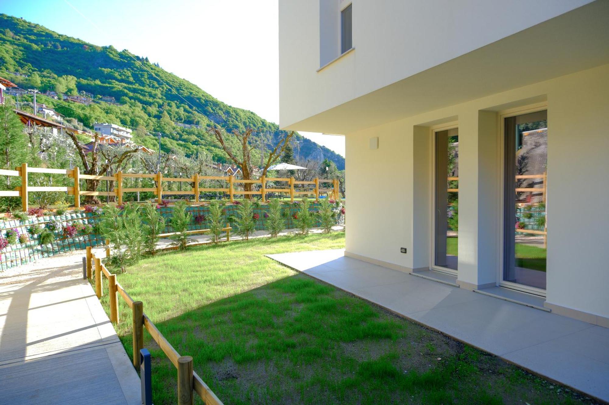 Costa Blu - Terrace Overlooking The Lake & Pool Riva di Solto Exteriér fotografie